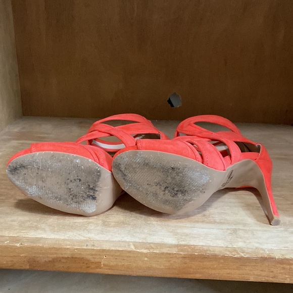 Qupid Heels! Size 6.5! - Picture 5 of 7